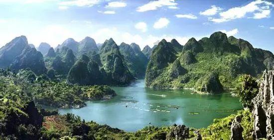 你的领导一直盯着你，怎么分辨他是看重你还是讨厌你？游戏画面